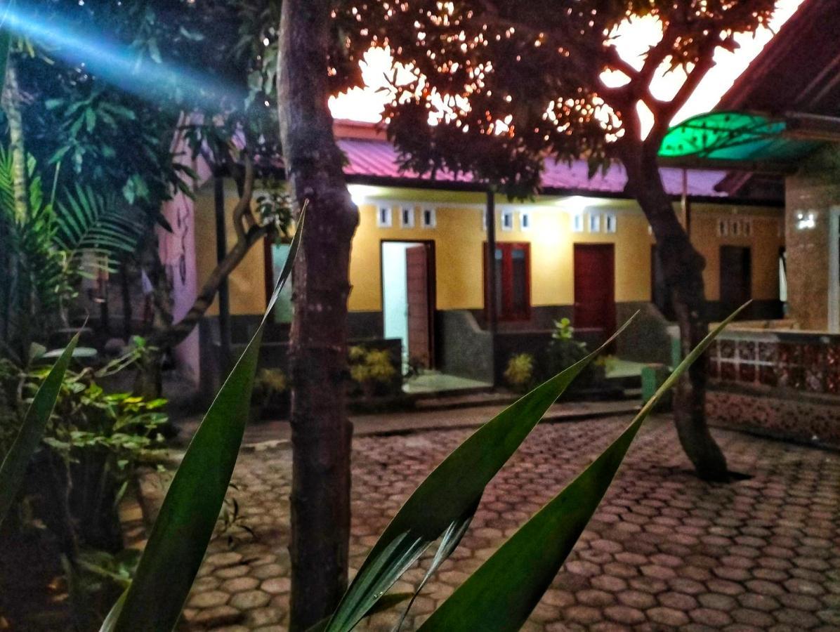 Mango Homestay Sekotong Exterior photo