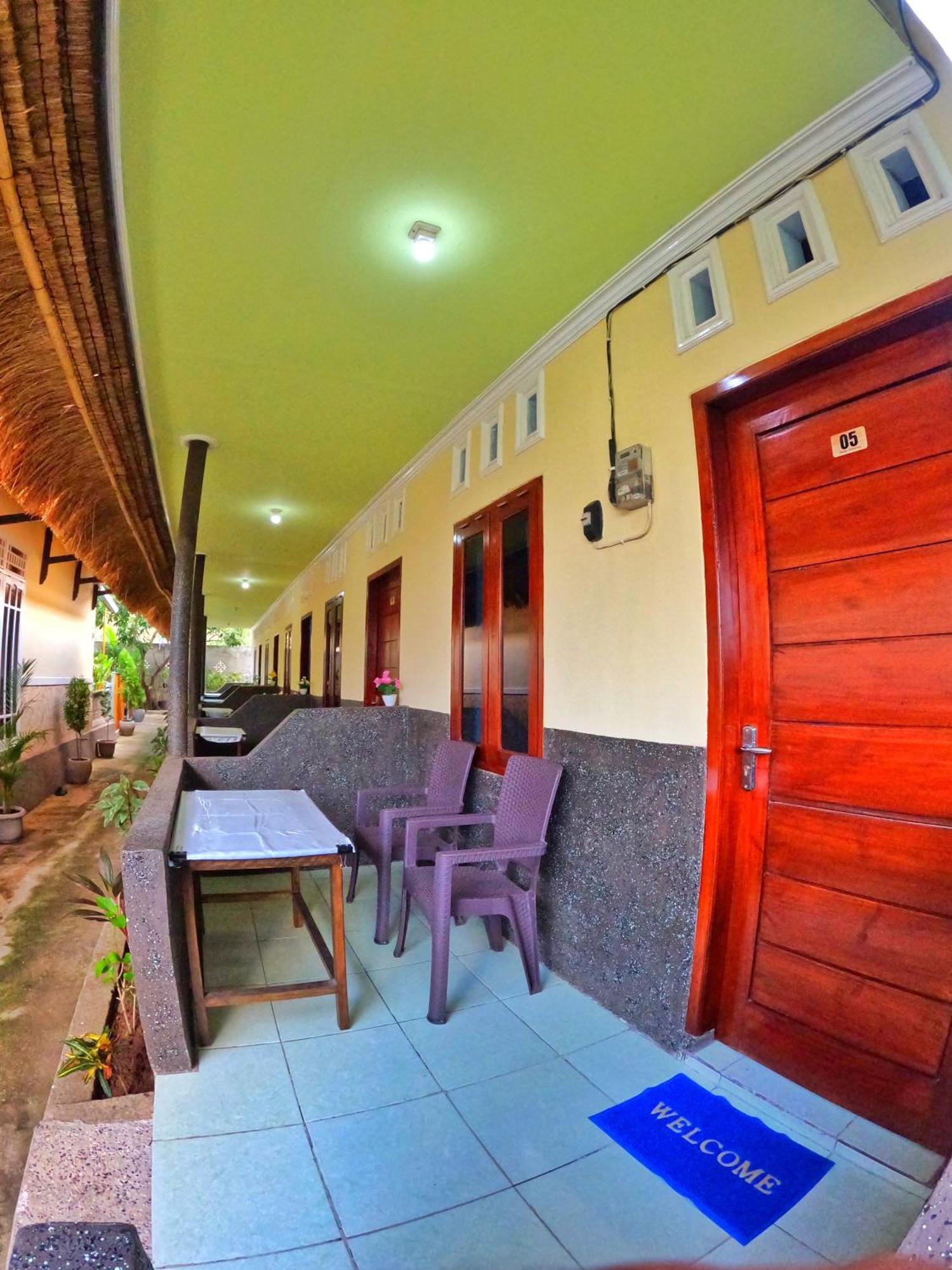 Mango Homestay Sekotong Exterior photo
