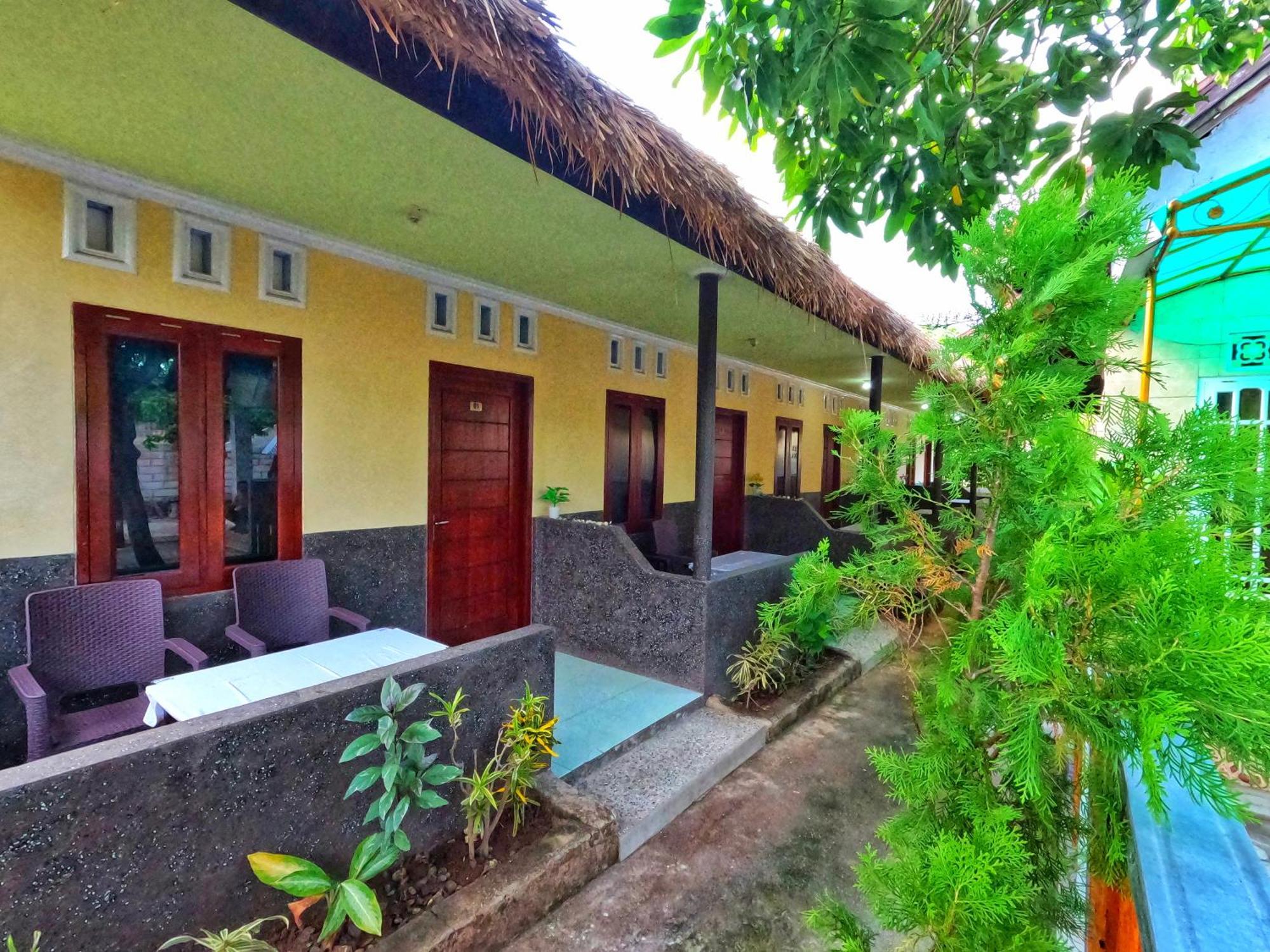 Mango Homestay Sekotong Exterior photo